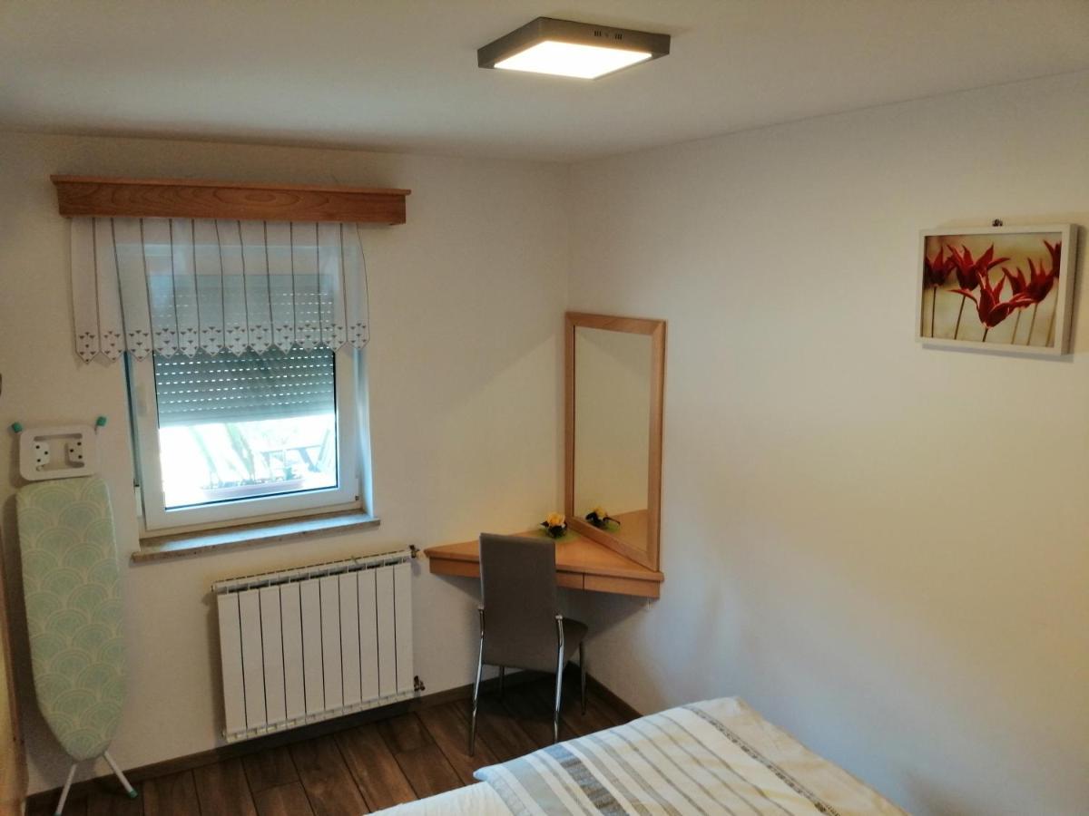 Deno Lägenhet Podgrad  Exteriör bild