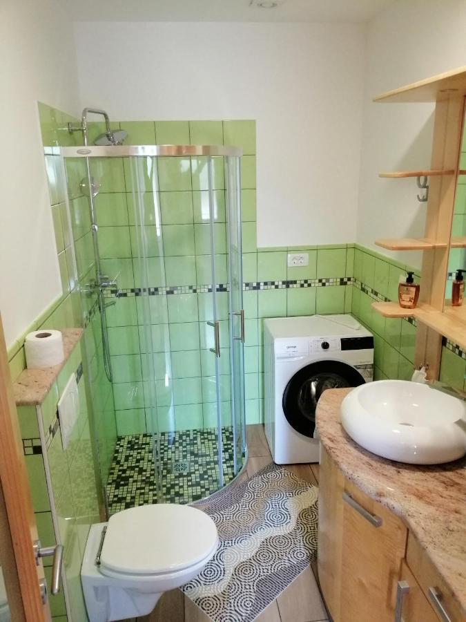 Deno Lägenhet Podgrad  Exteriör bild